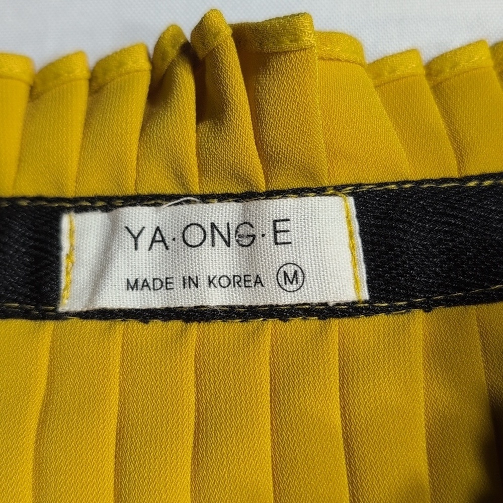 YA-ONG-E Yellow Pleated Women's Skirt Size Medium - Picture 2 of 4